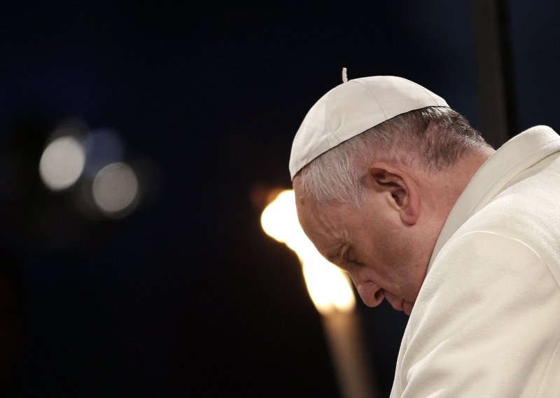Papa Franjo: Isus se solidarizirao sa svim tim oblicima patnji