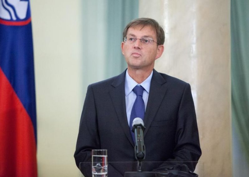 Slovenski premijer brani se od optužbi za nepotizam