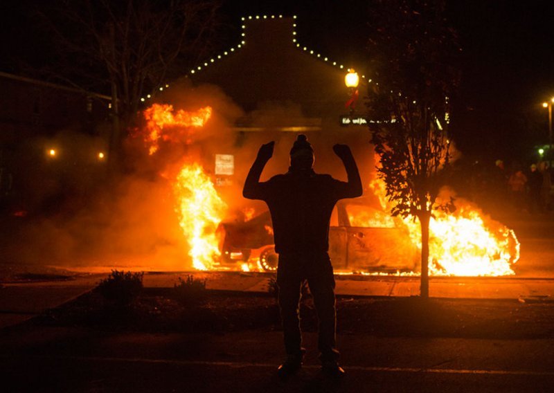 Ferguson u plamenu, prosvjedi širom SAD-a