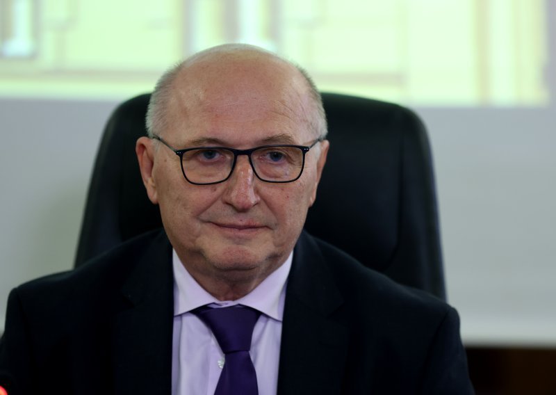 Šeparović: 'Došlo je vrijeme da se odmorim od Ustavnog suda i sud od mene'