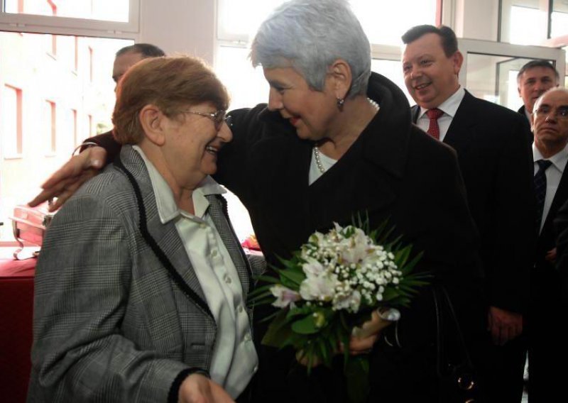 PM Kosor meets war veterans in Vukovar