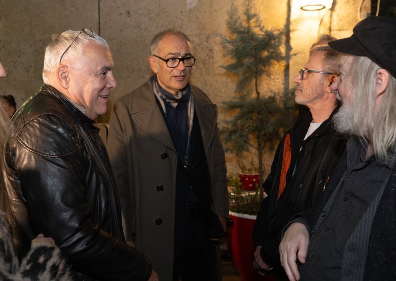 Premijeru filma o legendarnom zagrebačkom bendu nije propustio ni Emil Tedeschi