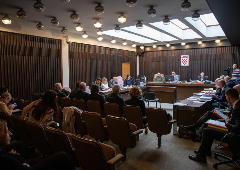 Umjetna inteligencija za 17,4 milijuna eura morat će na sudu razumjeti Roka iz Komiže i Albertinu iz Oprtlja