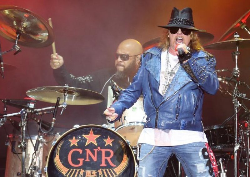 Stigao novi koncertni video Guns 'N Roses
