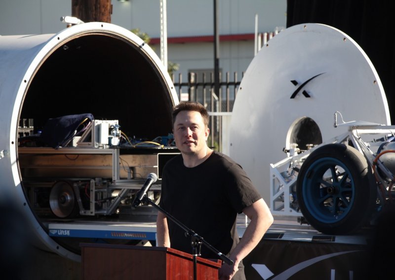 Hoće li Elon Musk biti sebičan i sagraditi superbrzi prijevoz samo za sebe?