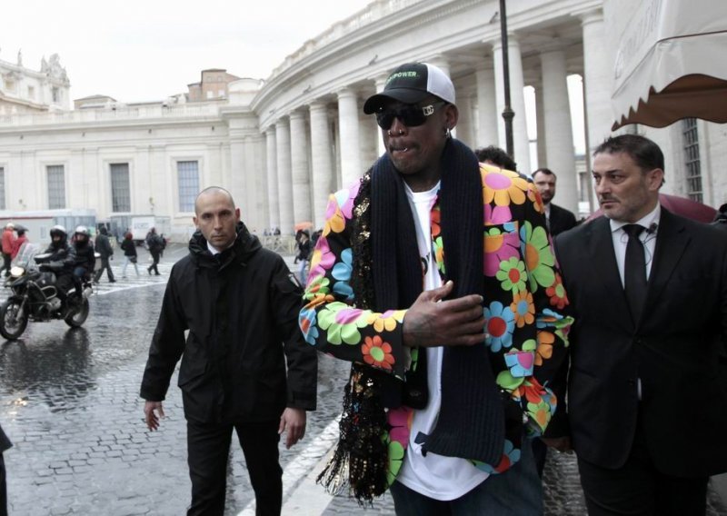'Mirotvorac' Rodman iz Sj. Koreje otišao u Vatikan na izbor Pape