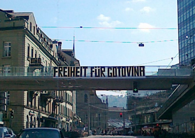 Transparent podrške Gotovini u gradu Carle del Ponte