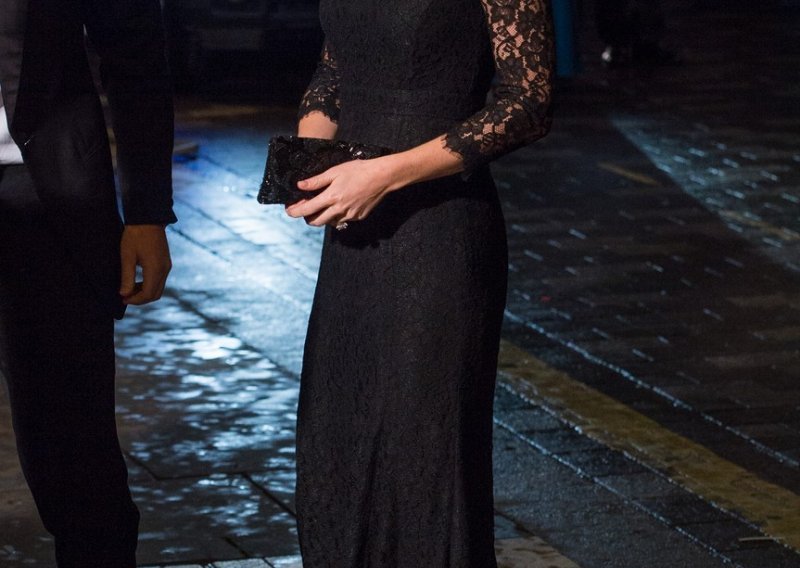 Seksi haljina istaknula obline Kate Middleton