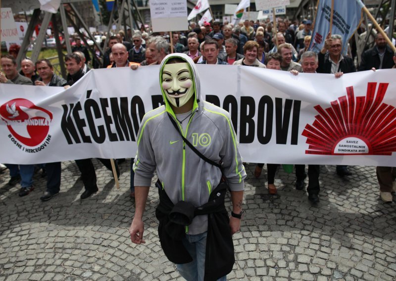 Students take to streets in Banja Luka, Sarajevo protests subside