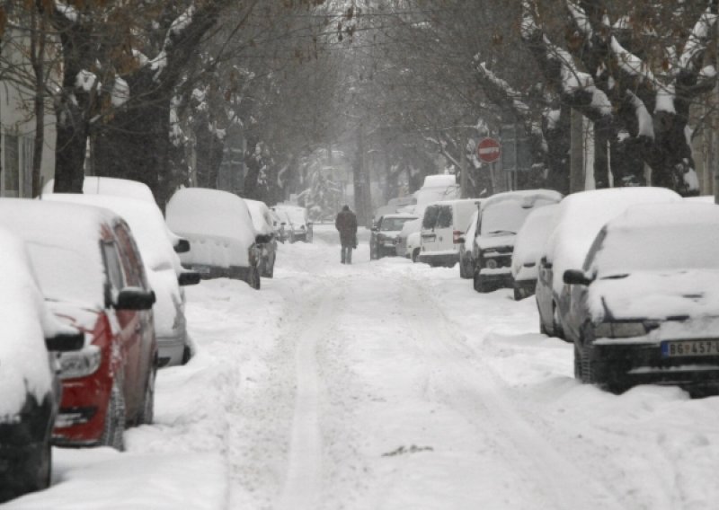 Srbija zbog snijega proglasila ‘izvanrednu situaciju’