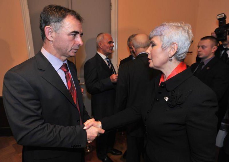Friščić izgubio živce, Pupovac najavio koalicijski sastanak