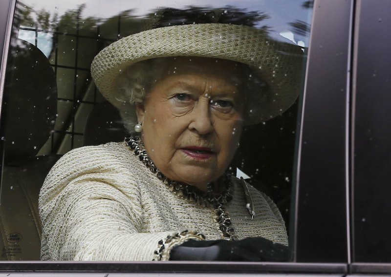 Kraljica Elizabeta II. pozvala Britance na jedinstvo