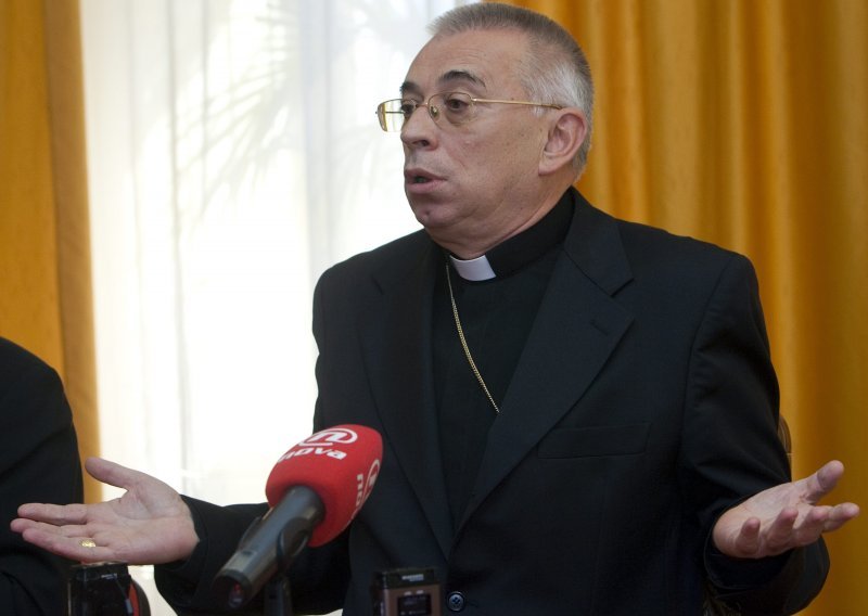 Nadbiskup Devčić promiče sjećanje na Holokaust
