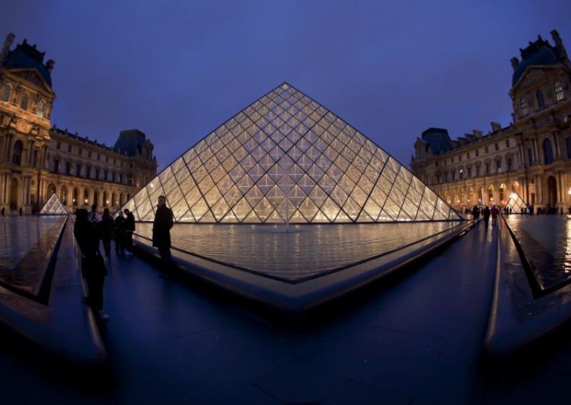 Louvre u godinu dana posjetilo gotovo 9 milijuna ljudi