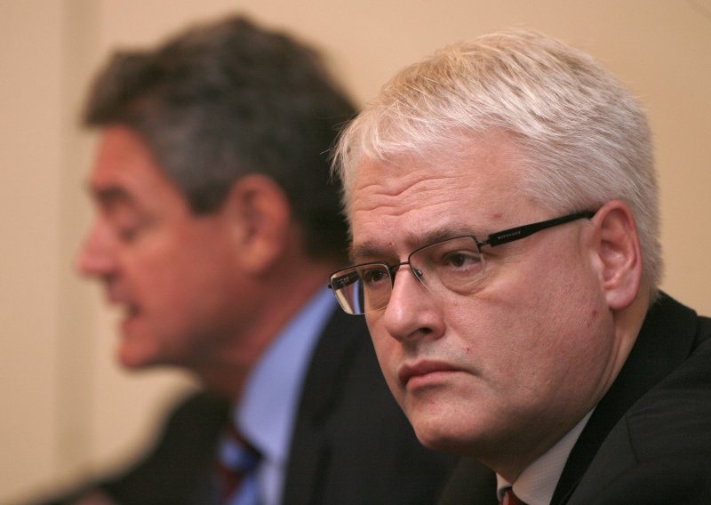 Josipović prihvatio bačenu rukavicu Anonymousa