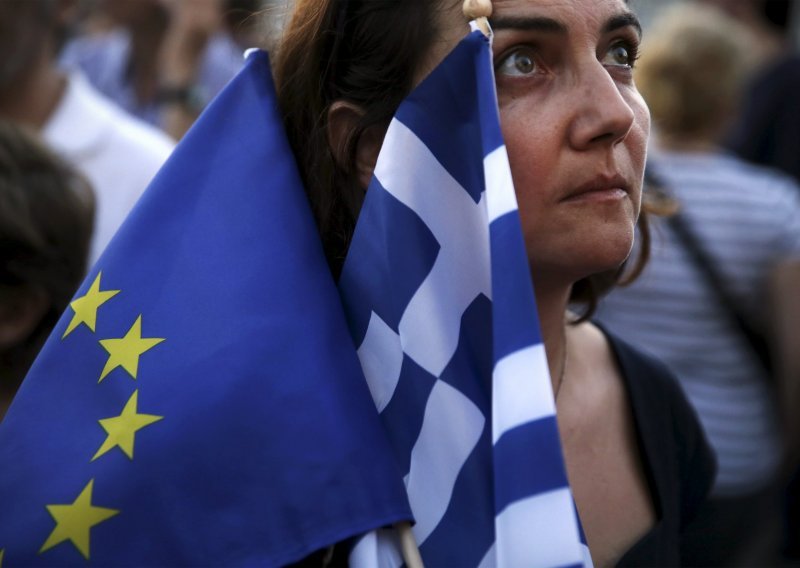 Grčka isplatila dugove MMF-u i ECB-u