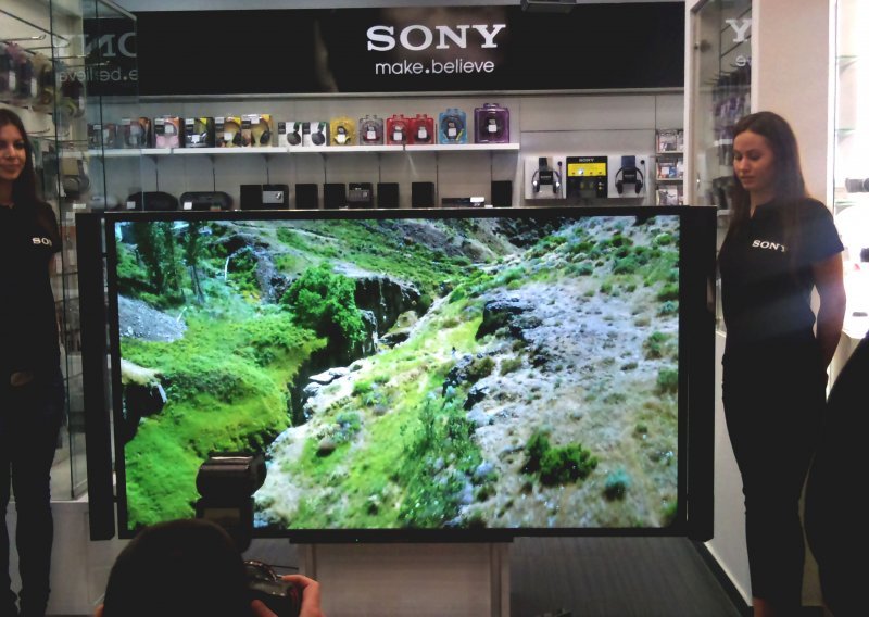 Impresivni Sonyjev gigantski TV stigao i kod nas