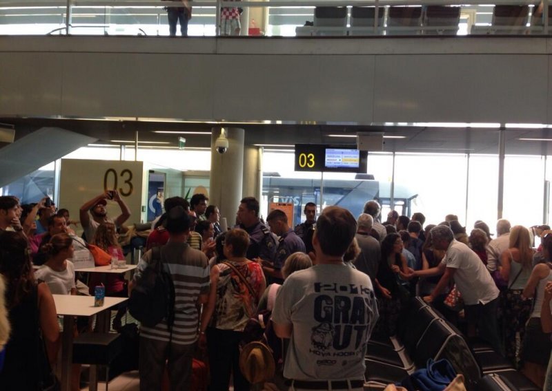 170 putnika spavalo na dubrovačkom aerodromu