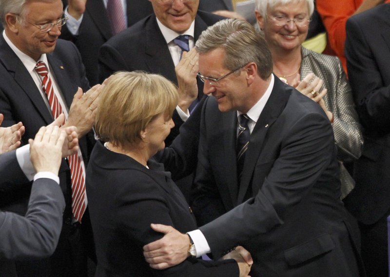 Merkel podržala posrnulog Wulffa