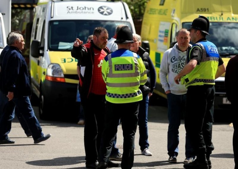 Policija smirila paniku oko 'bombe' na Old Traffordu