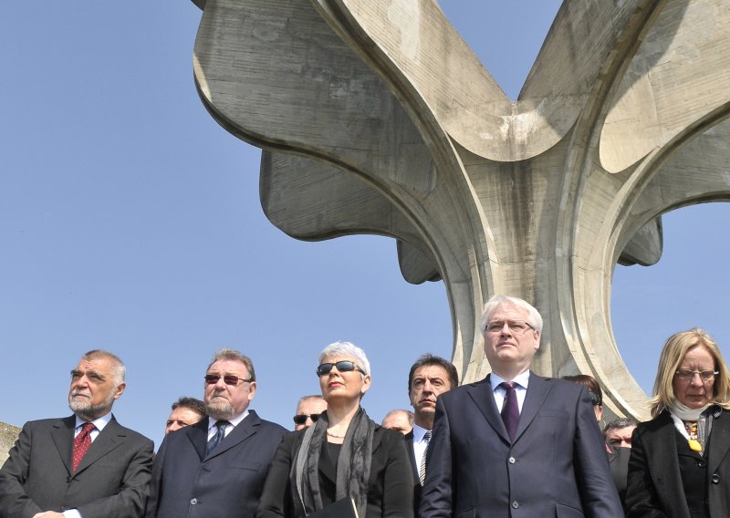 'Josipović traži pomirenje, Kosor ga kritizira'