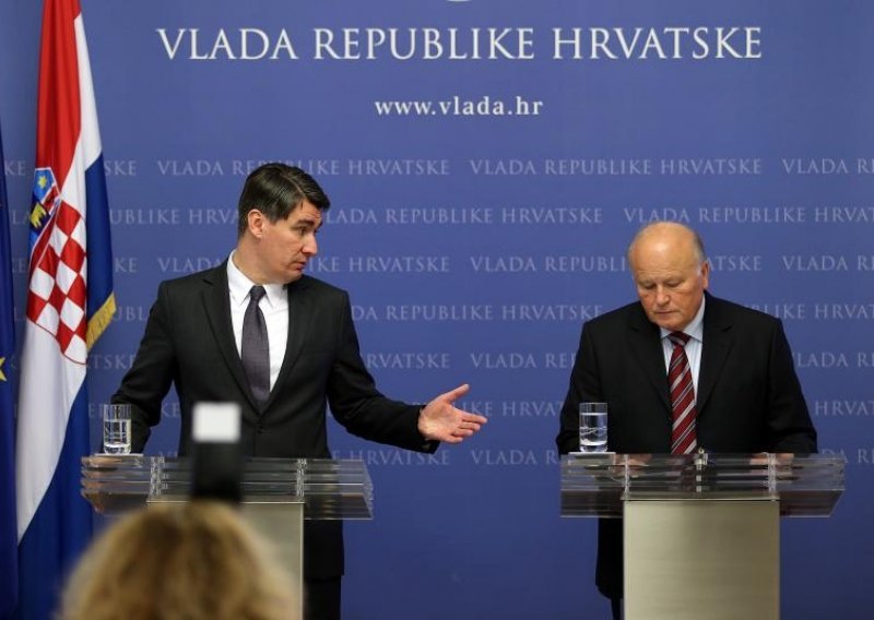 Milanović u Češkoj reklamira Linićevu fiskalizaciju
