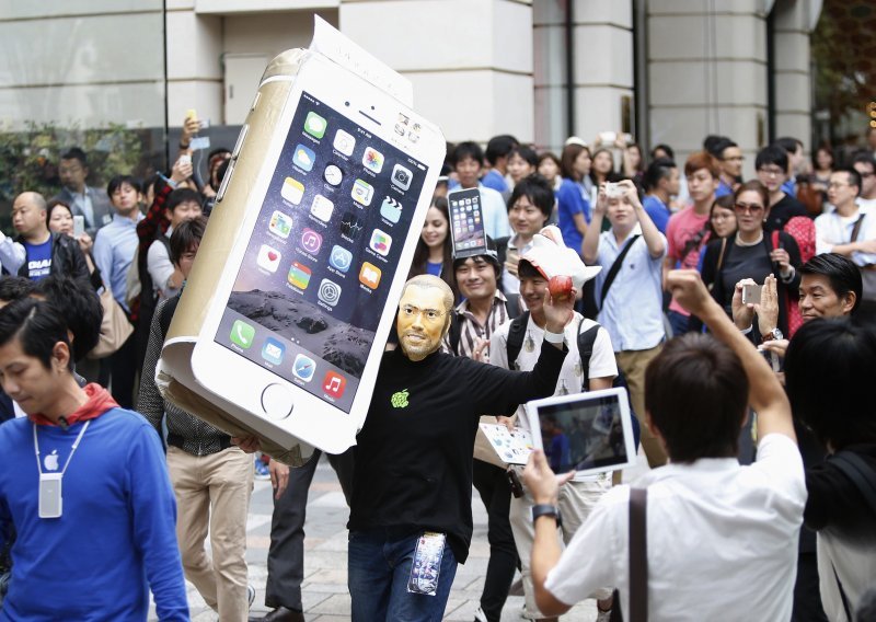 Recite što hoćete, no iPhone ponovo ruši rekorde prodaje