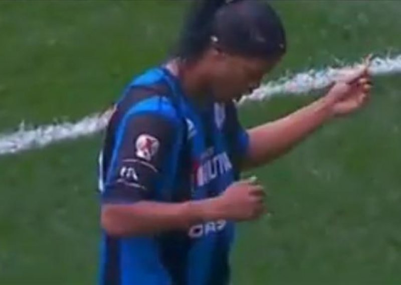 Ronaldinhov gol i asistencija koja oduzima dah