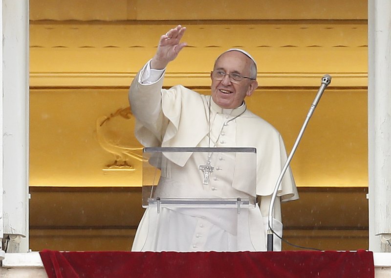 Papa Franjo u Albaniji promiče vjersku toleranciju