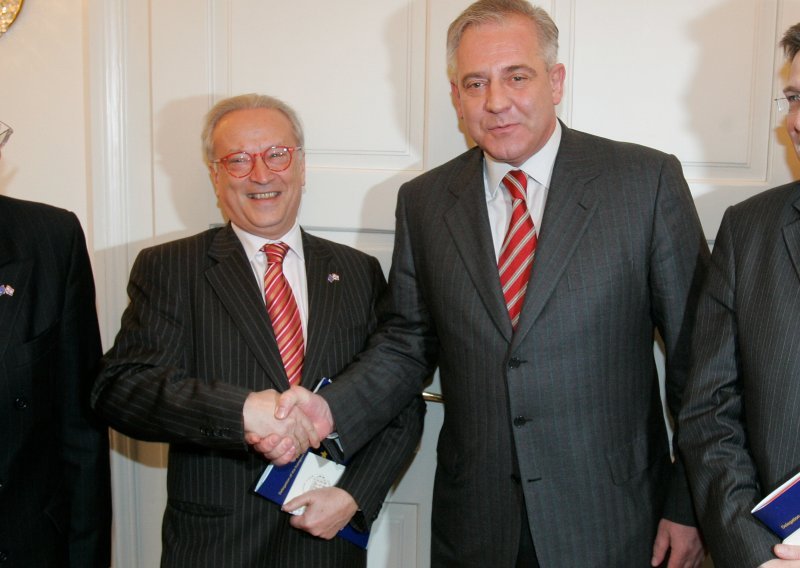 Swoboda: Nema potrebe za povratkom Sanadera