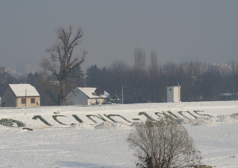 Poruka iz snijega Dinamovoj upravi
