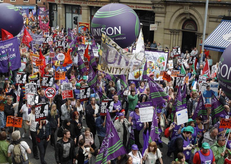 U Manchesteru 35.000 ljudi prosvjedovalo protiv mjera štednje
