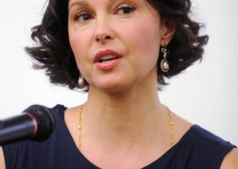 Što se dogodilo s licem glumice Ashley Judd?