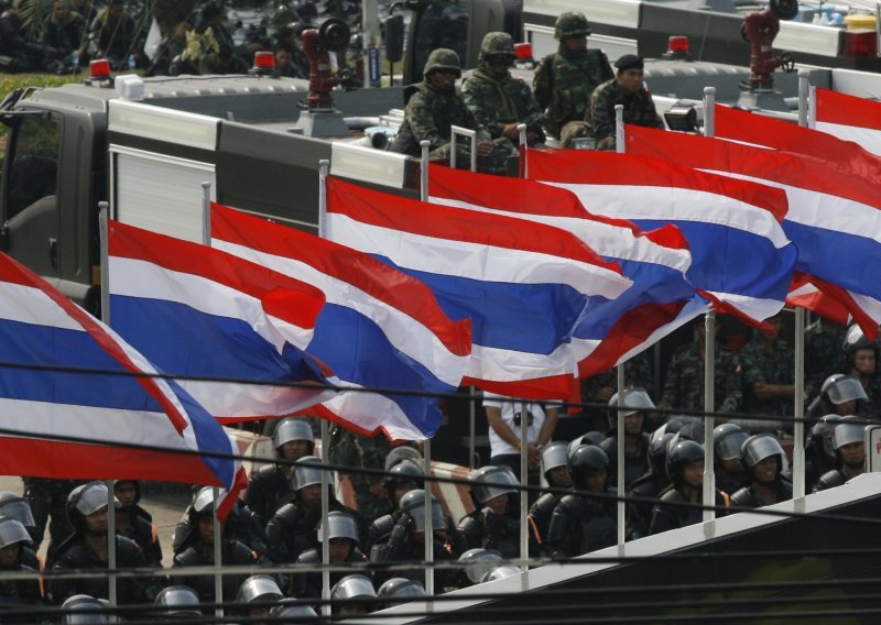 Premijer će pregovarati s prosvjednicima u Tajlandu