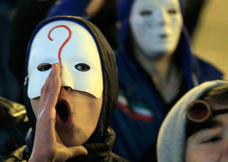 Anonymous napao telekome, na redu su špijuni