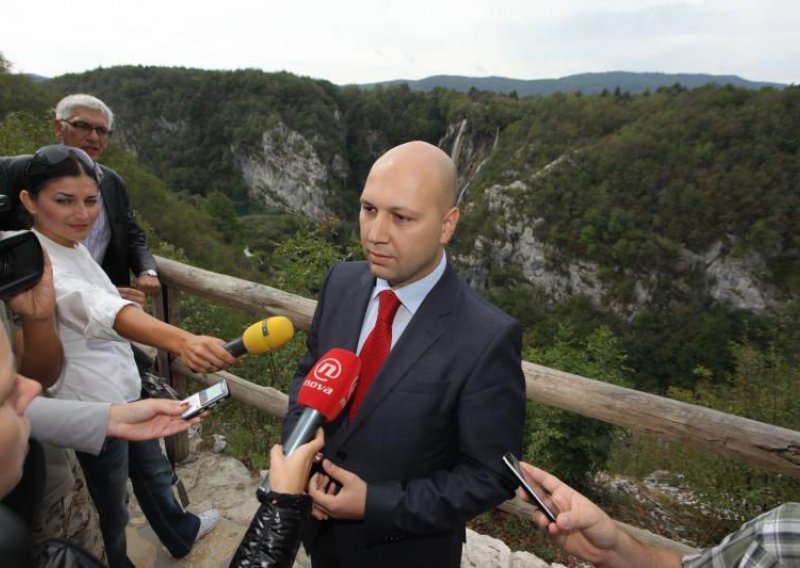 Ministarstvo okoliša amenovalo Plomin, Zeleni dižu tužbu