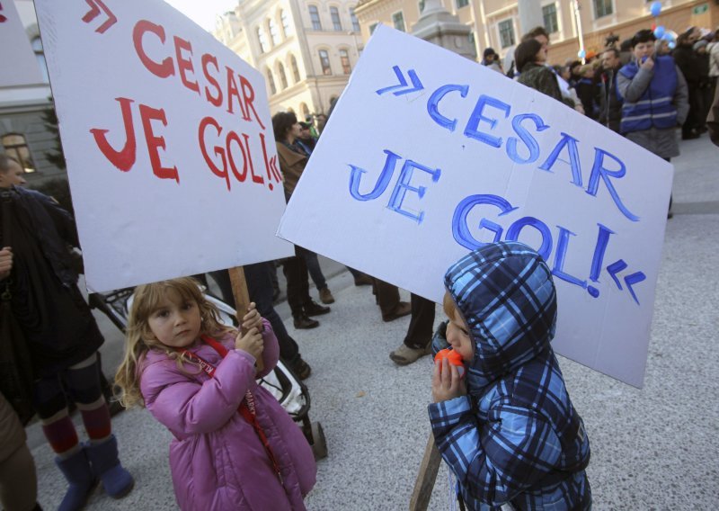 Većina Slovenaca podržava prosvjede protiv Janše