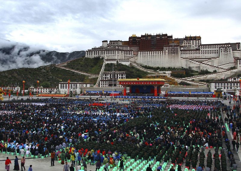 Kina prijeti Dalaj lami i Tibetancima