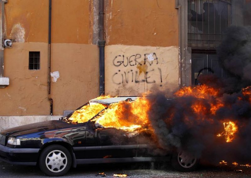 Stanje u Rimu smiruje se nakon velikih nereda