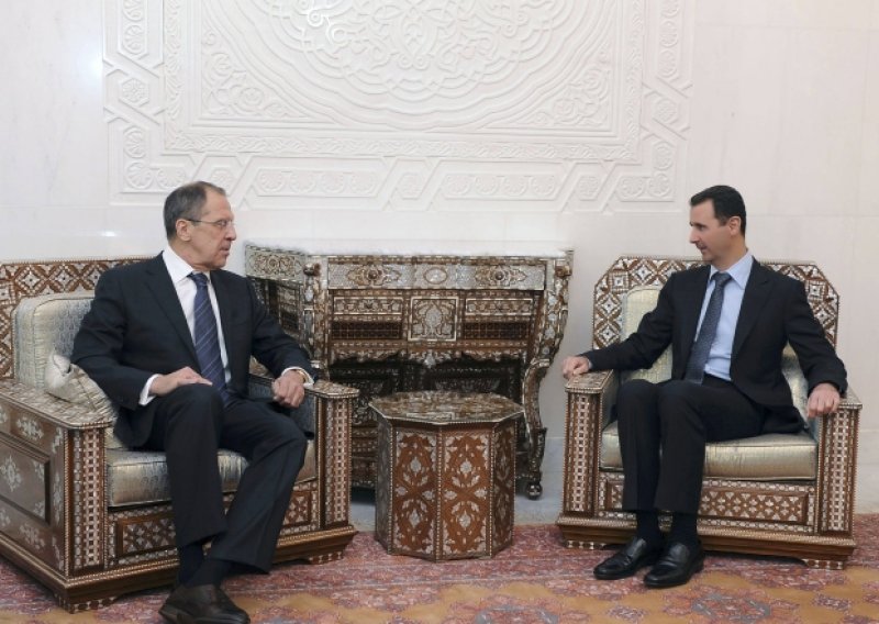 Rusija tvrdi da ne pregovara o Asadovu odlasku