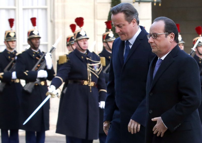 Hollande i Cameron odali počast žrtvama u Bataclanu