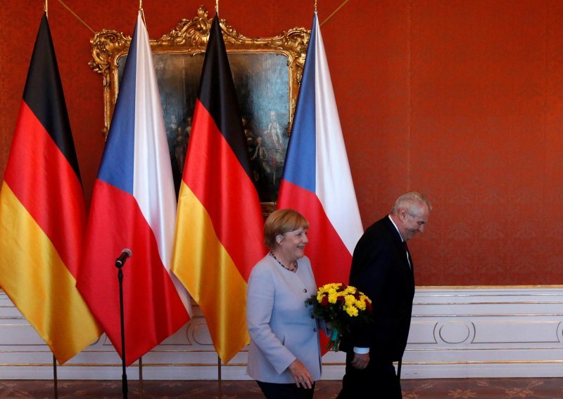 Angela Merkel izbjegla atentat u Pragu?