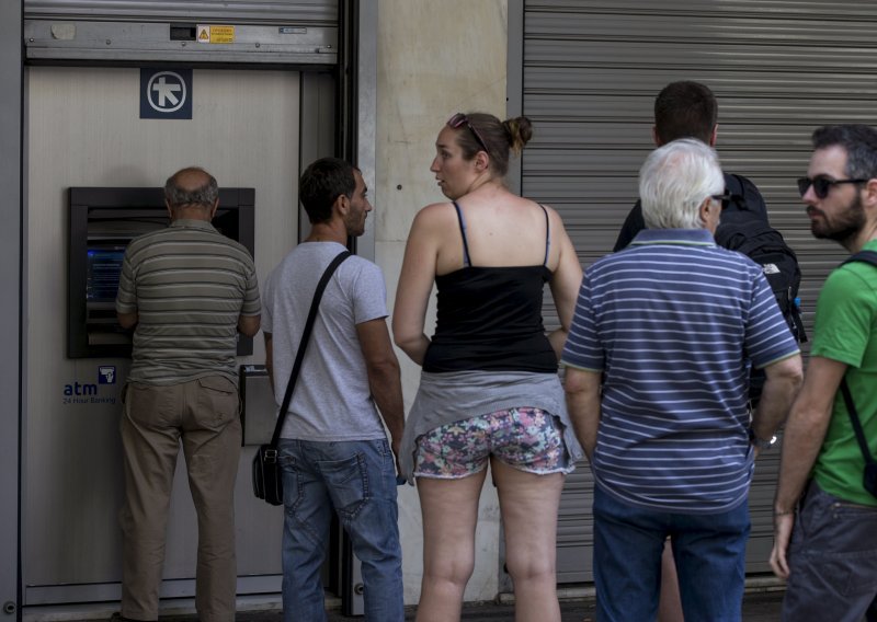 Smaghi: Grci vrlo vjerojatno neće moći izvući svoj novac