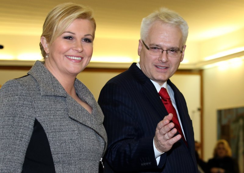 Je li Josipović politički mrtav ili igra posve novu igru?