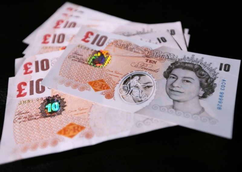 Britanci pojačano kupuju dolare i eure uoči referenduma
