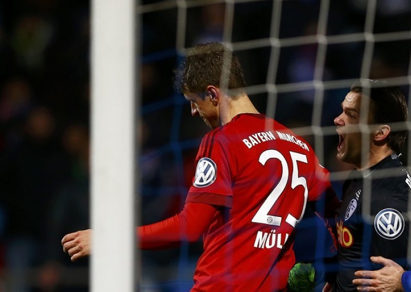 Müllerov promašeni penal nije zaustavio Bayern u Kupu