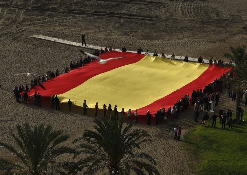 Španjolski narodnjaci pobijedili, ali trebaju koaliciju