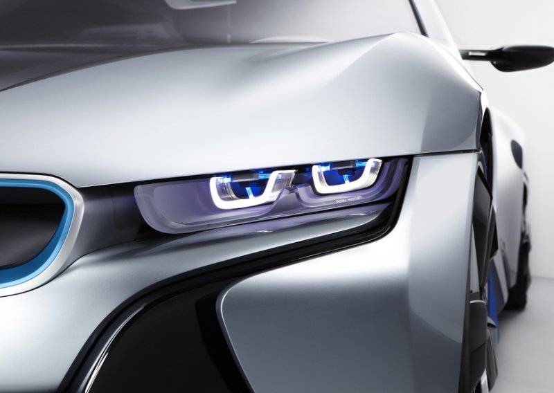 Prvi pogled na BMW-ove lasere