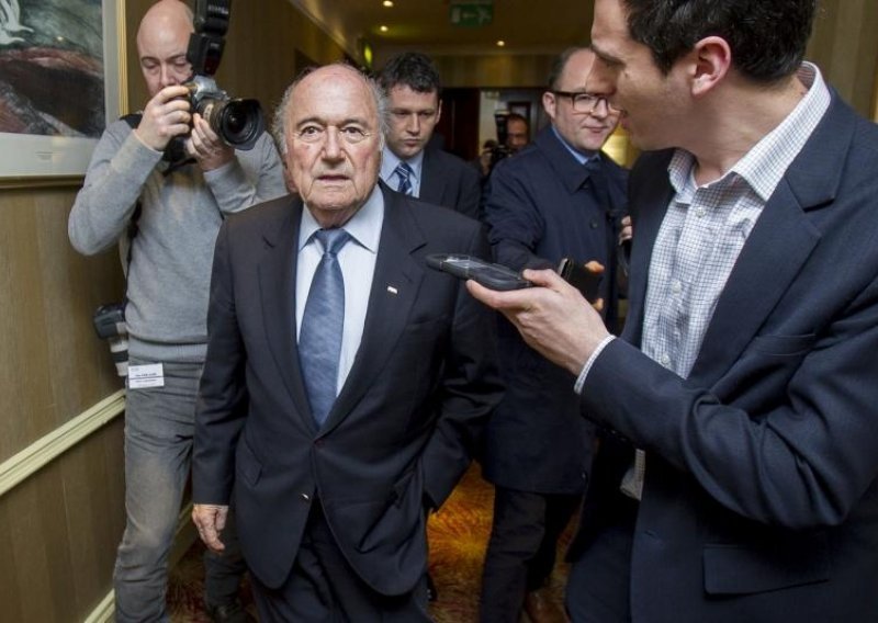 Blatter ne dolazi na finale ženskog SP-a; s razlogom se boji!