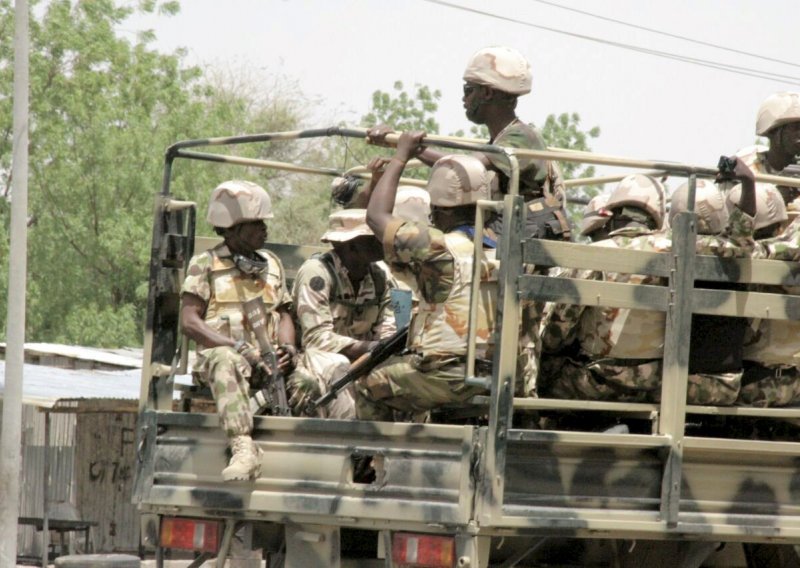 U bombaškom napadu u Nigeriji ubijeno oko 30 osoba